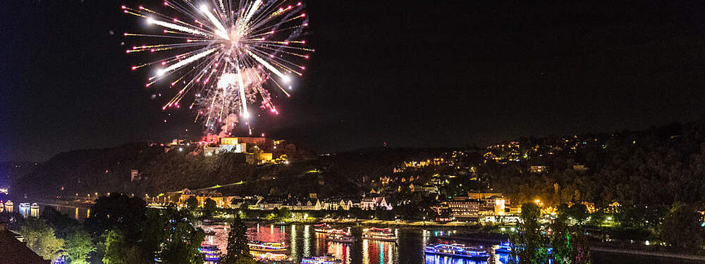 © Dominik Ketz / Rheinland-Pfalz Tourismus GmbH During "Rhein in Flammen", fireworks are being ignited along the Rhine.