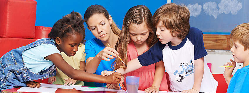 © AdobeStock / Robert Kneschke Children learning in a kindergarten